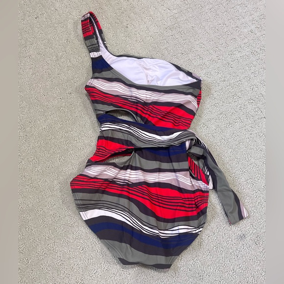 Vince Camuto Women’s One Shoulder Striped Cutout One Piece Size 6 - Picture 4 of 7